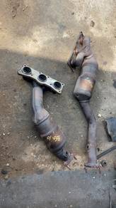bmw e60 m54 3.0L catalytic converter