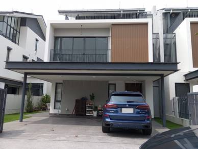 Semi-Detached House For Sale in Bukit Jelutong,SGR