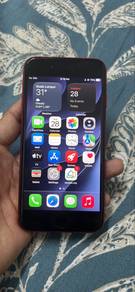 Iphone se red Color