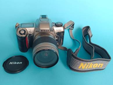 Kamera SLR lama NIKON