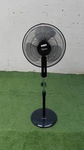 YE56AC Kipas Berdiri 16" MIDEA Stand Fan Black