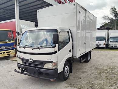 2011 Hino WU410R Aluminium Box 14'8