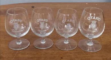 Otard footed glass cup 3