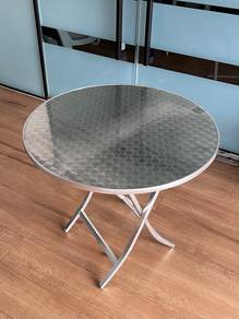 Round Discussion Table [Aluminium]