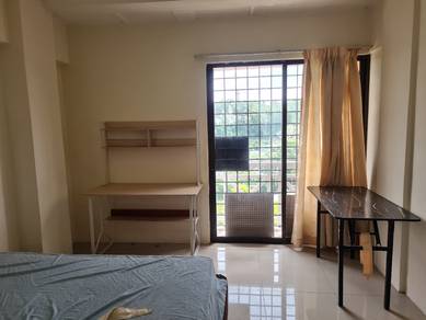 Condominium For Sale in Evergreen Park