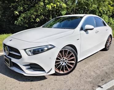 Mercedes Benz A250 250 AMG LINE in Seri Kembangan, SGR