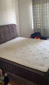 king size bed with matress 