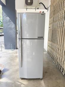 Peti sejuk Toshiba 2door refrigerator fridge 237L