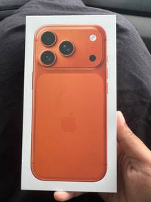 iPhone 17 pro 256gb cosmic orange