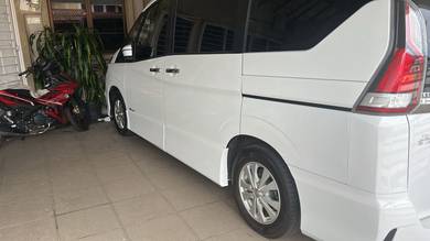 Nissan Serena HYBRID HIGHWAY STAR in Kuantan, PHG
