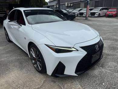 Lexus IS 300 F-SPORT in Puchong, SGR