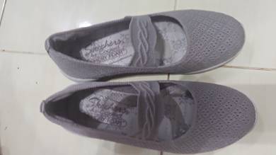 Skechers - Memory Foam