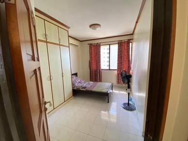 Condominium For Rent in Miami Green