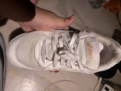 kasut asics