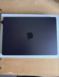 Apple MacBook Pro 14-inch M5 in Space Black