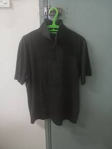 75.uniqlo polo shirt