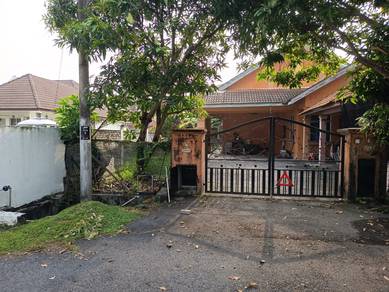 Bungalow House For Sale in Dengkil,SGR