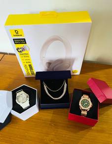 2 Original watches   2  free gifts