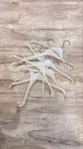 White Hanger Baju 100pc