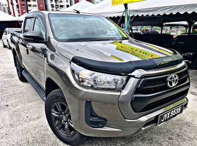 Toyota Hilux E in Desa Petaling, KUL