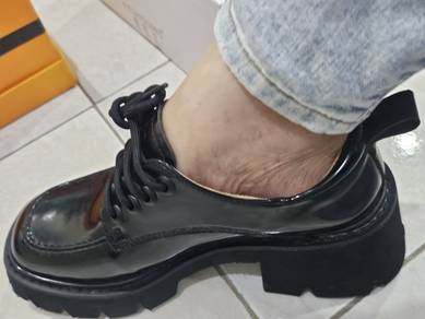 leather black shoes