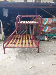 katil double dekcer bawah quen