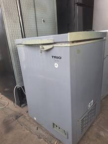 peti ais Trio