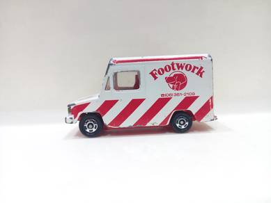 Vintage Tomica No. 27 Isuzu Hipac Van Footwork