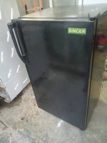 peti ais Sejuk fridge refrigerator COD ada waranty