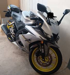 Yamaha R15