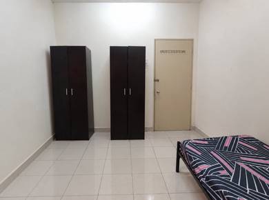 Room in Bandar Botanic, SGR