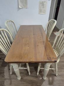 dining table & 4 chairs 