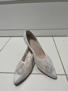 HAPPY2U Lace heels like-new