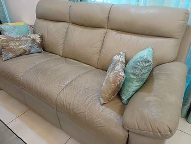 Sofa 3 + 2 seater to let go