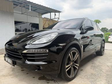 Porsche Cayenne in Batu Caves, SGR