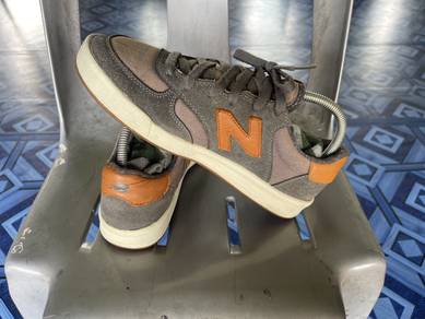 Kasut NB CRT300RB