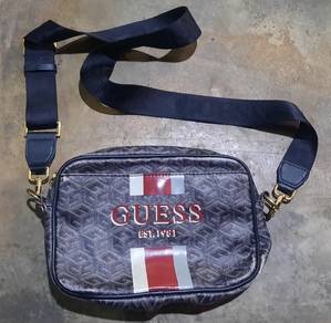 Guess Vikky Crossbody