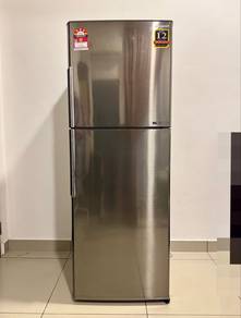 Peti Sejuk Sharp 2 Pintu (Good Condition)