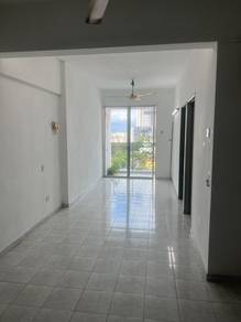 Condominium For Rent in BJ Court Condominium