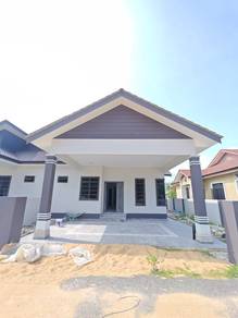 Semi-Detached House For Sale in Paka,TRG