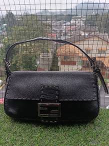 Pre-loved Fendi Baguette Black Cuoio Romano Leathe