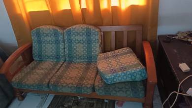 sofa kayu