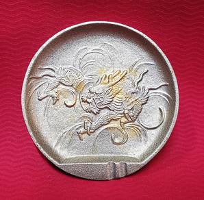 Dragon pattern metal accessory case object interio