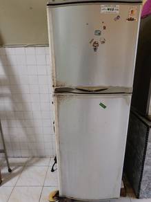 peti sejuk rosak
