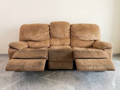 Three‐Seat Reclining Sofa