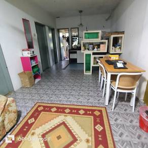 Room in Kota Kemuning, SGR