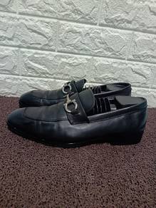 Uk8 Salvatore Ferragamo Leather Loafer