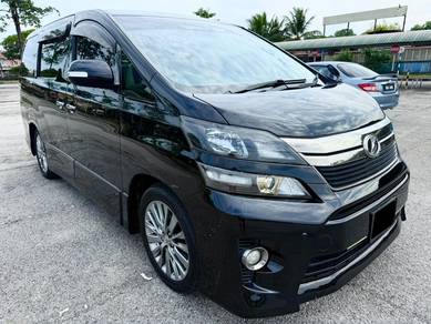 Toyota Vellfire Z GOLDEN EYES in Bandar Bukit Tinggi, SGR