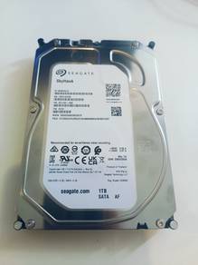 Seagate skyhawk 1TB SATA hard drive 