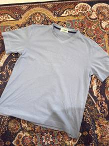 crocodile v Neck